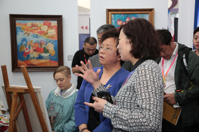 让艺术插上数字科技的翅膀——中俄博览会首日艺术1917展讯与非物质文化遗产传播纪实