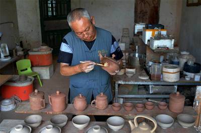 弘扬工匠精神 传承陶瓷技艺 推动文化作品与非物质文化遗产的传播